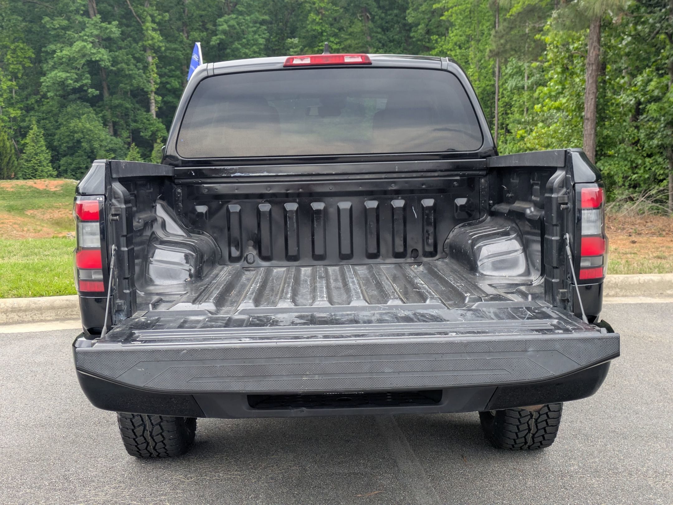 Used 2022 Nissan Frontier SV AWD/4WD image 29