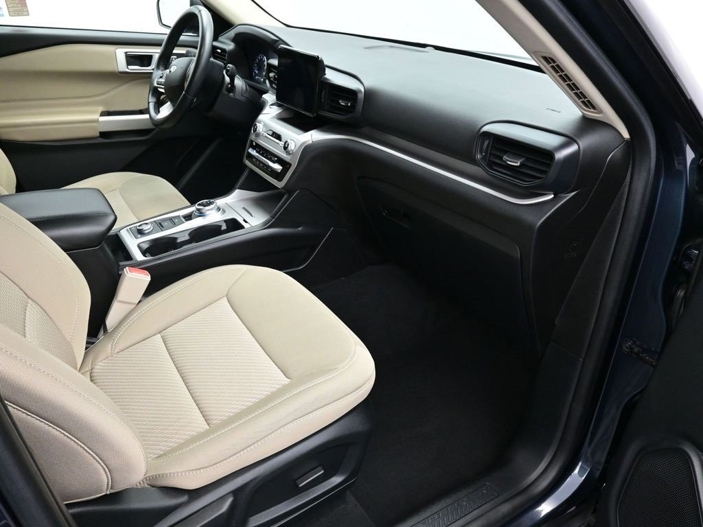 Certified 2022 Ford Explorer XLT w/ Class IV Trailer Tow Package image 37