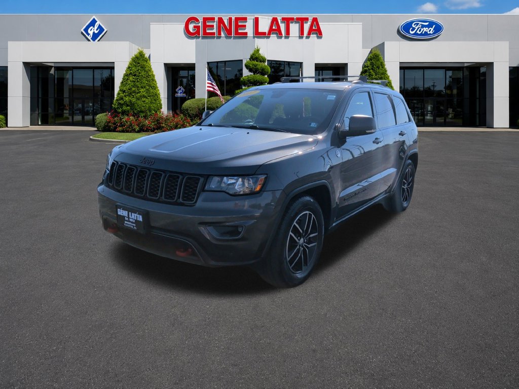 Used 2017 Jeep Grand Cherokee Trailhawk AWD/4WD image 3