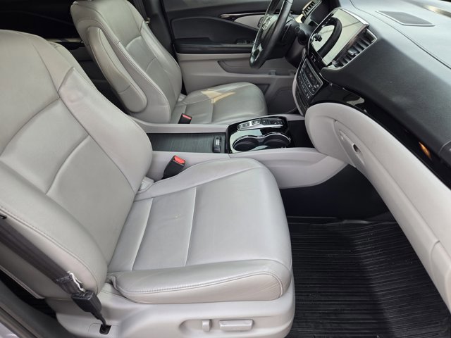 Used 2021 Honda Pilot Touring image 14