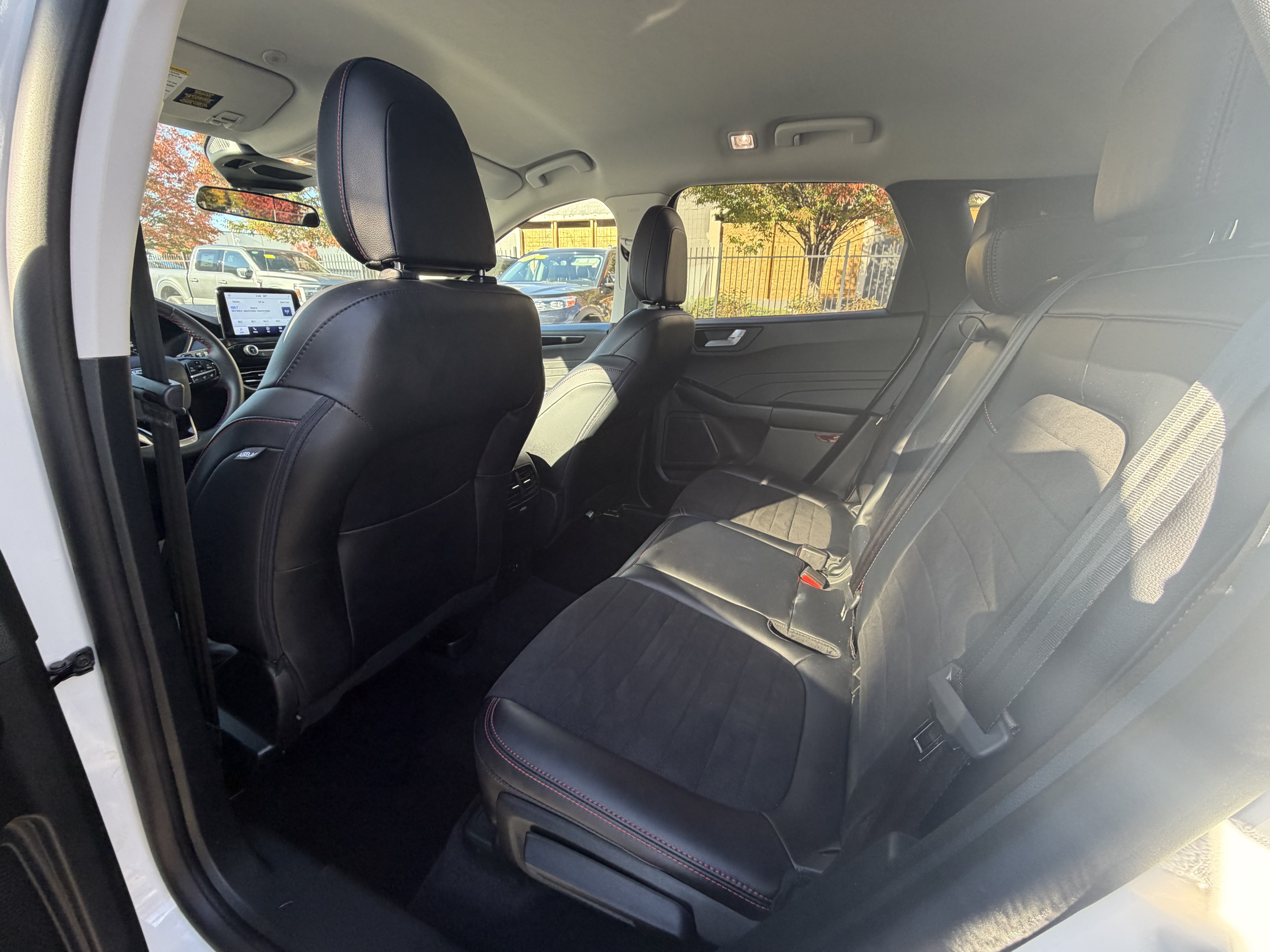 Certified 2022 Ford Escape SEL AWD/4WD image 11