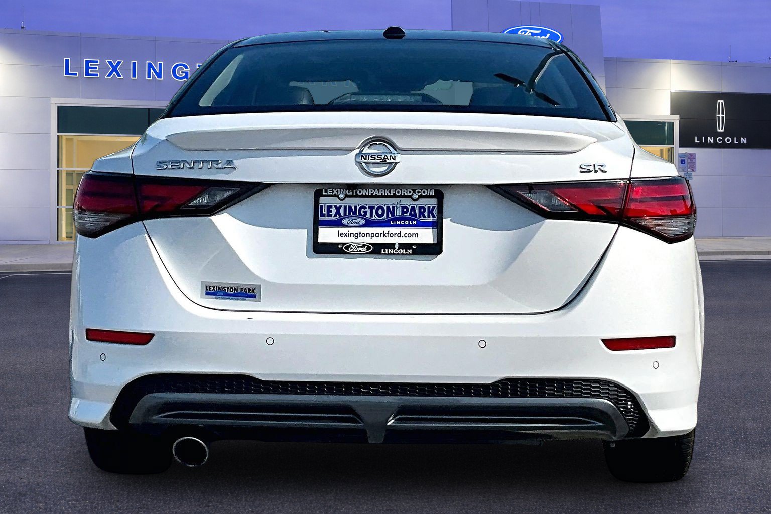 Used 2020 Nissan Sentra SR w/ Premium Package FWD image 6