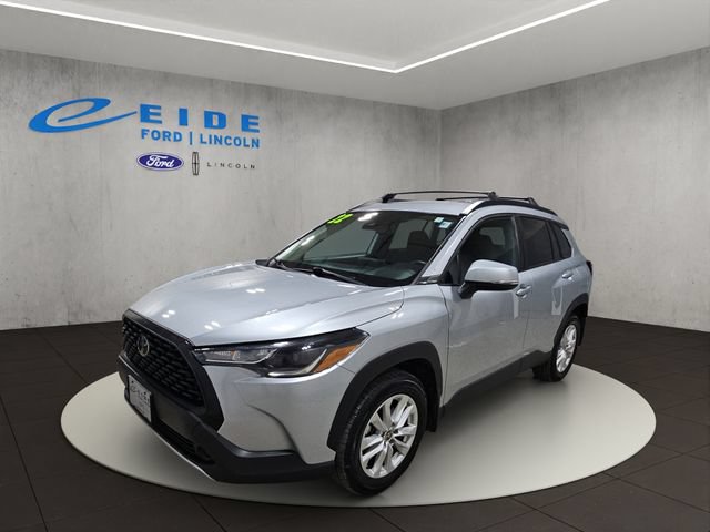 Used 2022 Toyota Corolla Cross LE AWD/4WD image 5