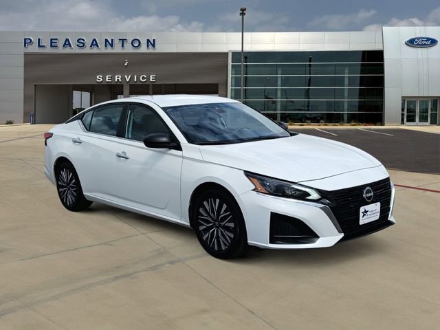 Used 2025 Nissan Altima 2.5 SV FWD image 7