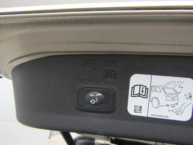 Certified 2017 Ford Escape Titanium w/ Equipment Group 301A image 17