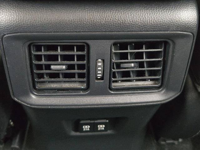 Used 2021 Toyota RAV4 XLE AWD/4WD image 16