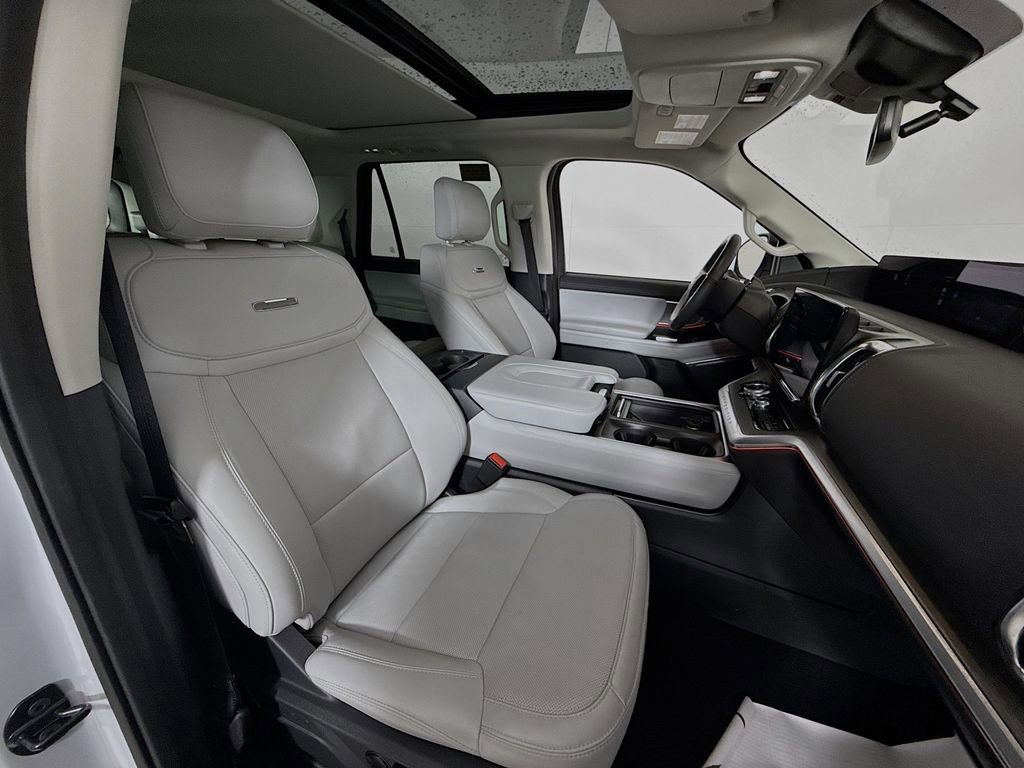 Certified 2025 Ford Expedition Max Platinum image 32