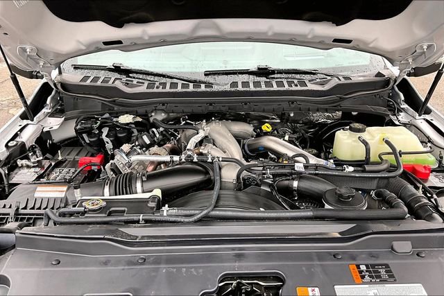 Certified 2025 Ford F250 Platinum w/ FX4 Off-Road Package image 9
