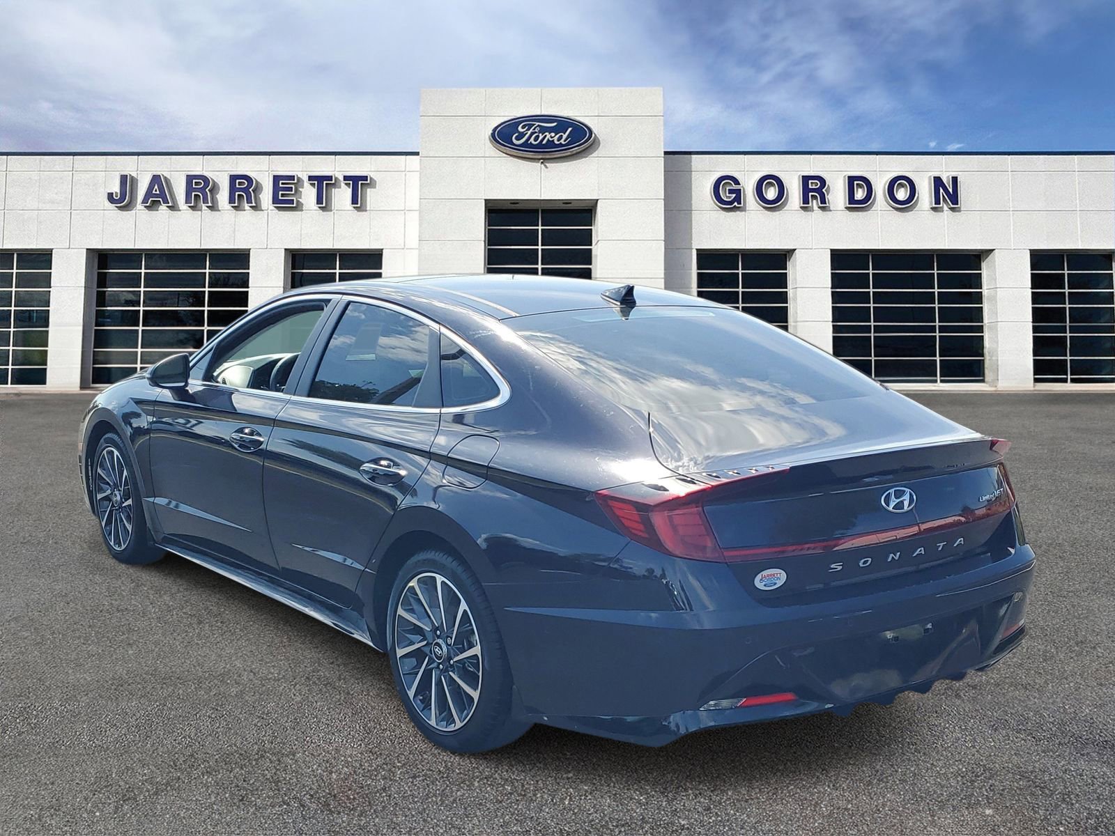 Used 2023 Hyundai Sonata Limited FWD image 3