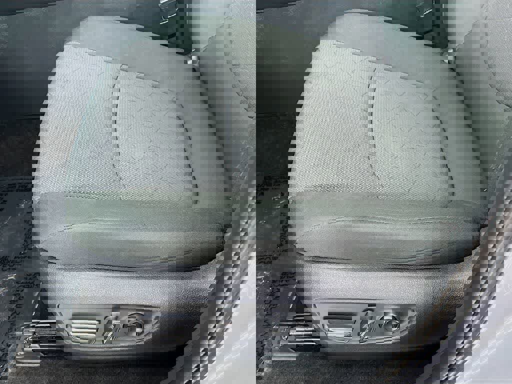 Used 2024 Toyota RAV4 XLE image 29