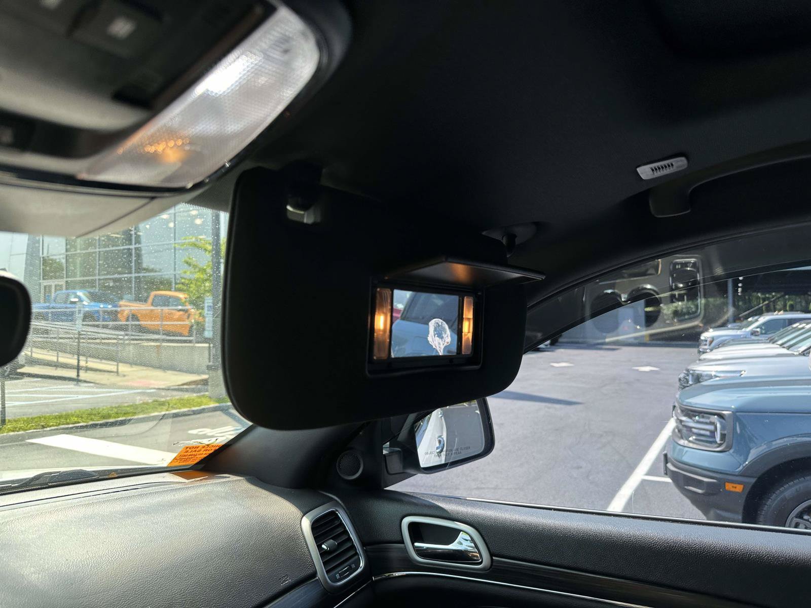 Used 2019 Jeep Grand Cherokee Limited AWD/4WD image 18