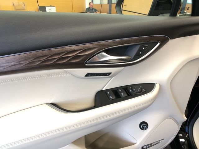 Used 2022 Buick Envision Avenir w/ Technology Package II AWD/4WD image 12