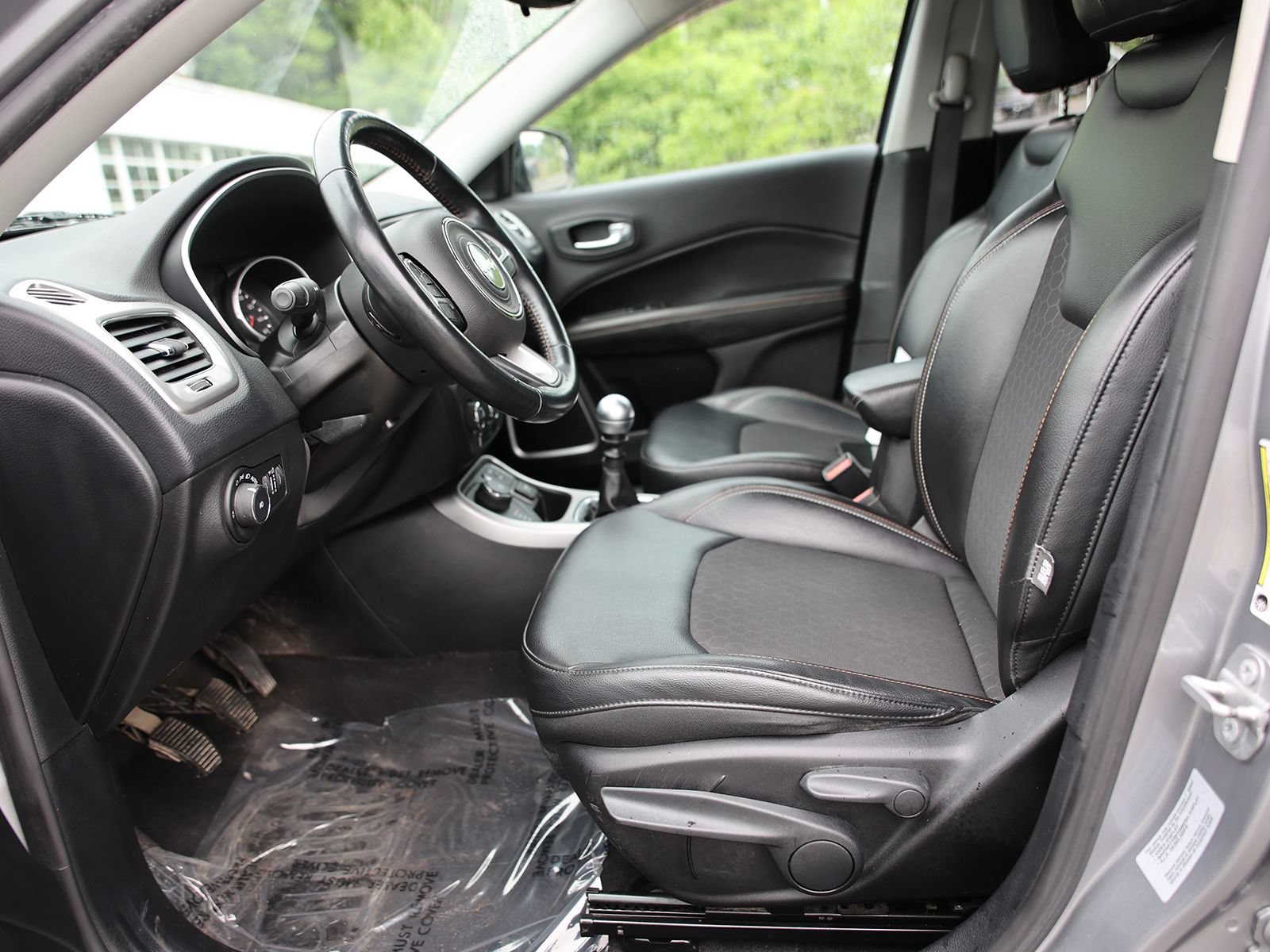 Used 2018 Jeep Compass Latitude AWD/4WD image 18
