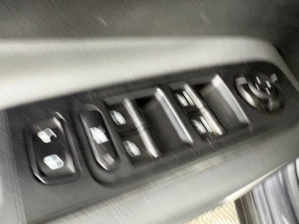 Used 2022 Jeep Renegade Limited AWD/4WD image 12