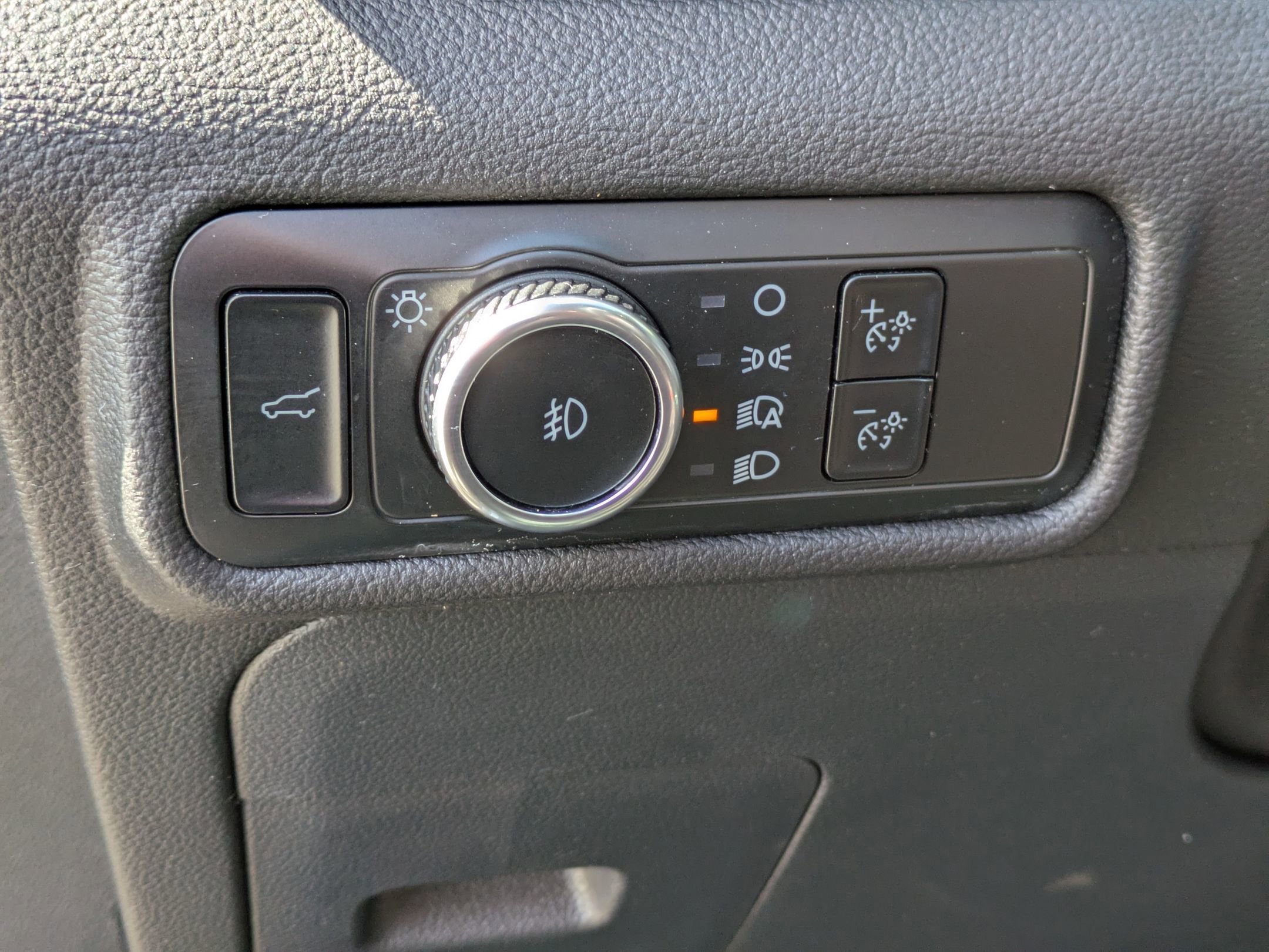 Certified 2024 Ford Explorer ST-Line w/ Class IV Trailer Tow Package image 16