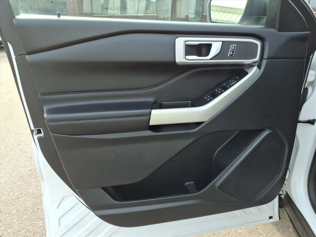 Certified 2021 Ford Explorer XLT w/ Equipment Group 202A image 14