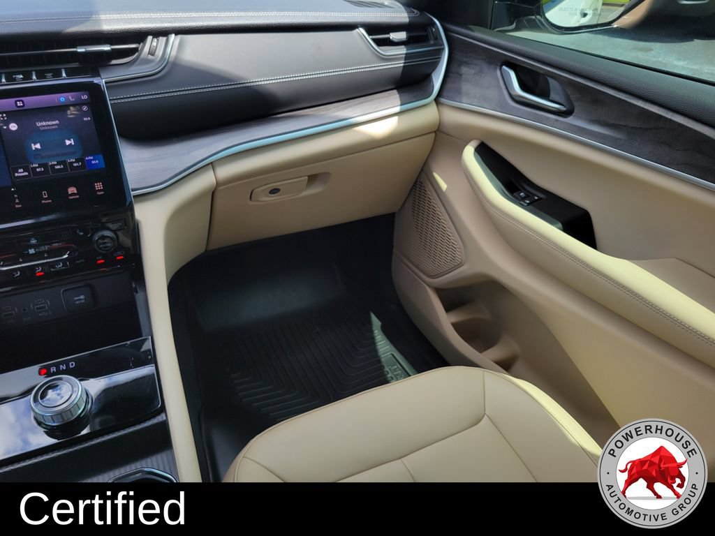 Used 2024 Jeep Grand Cherokee Limited RWD image 21