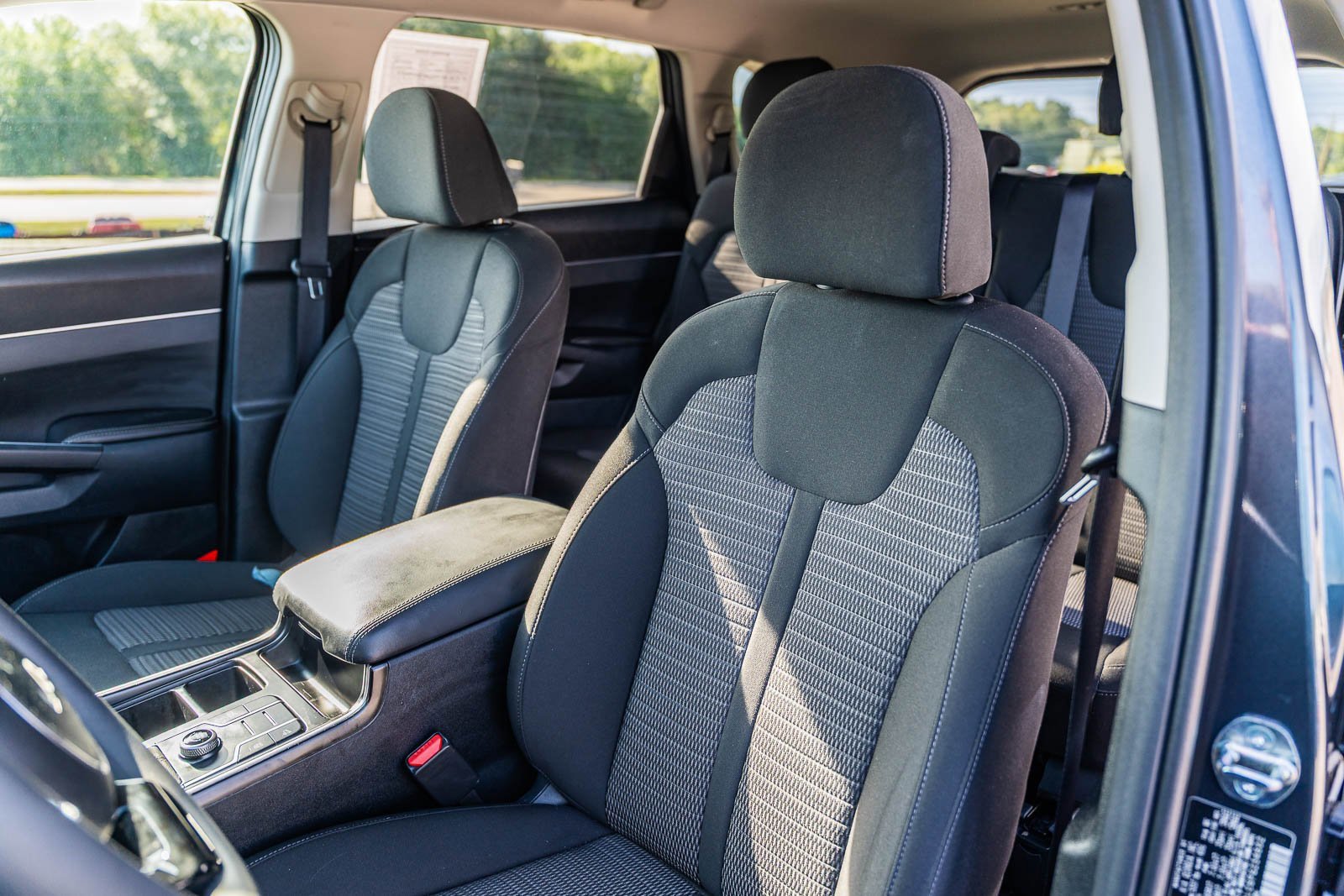 Used 2023 Kia Sorento LX image 19