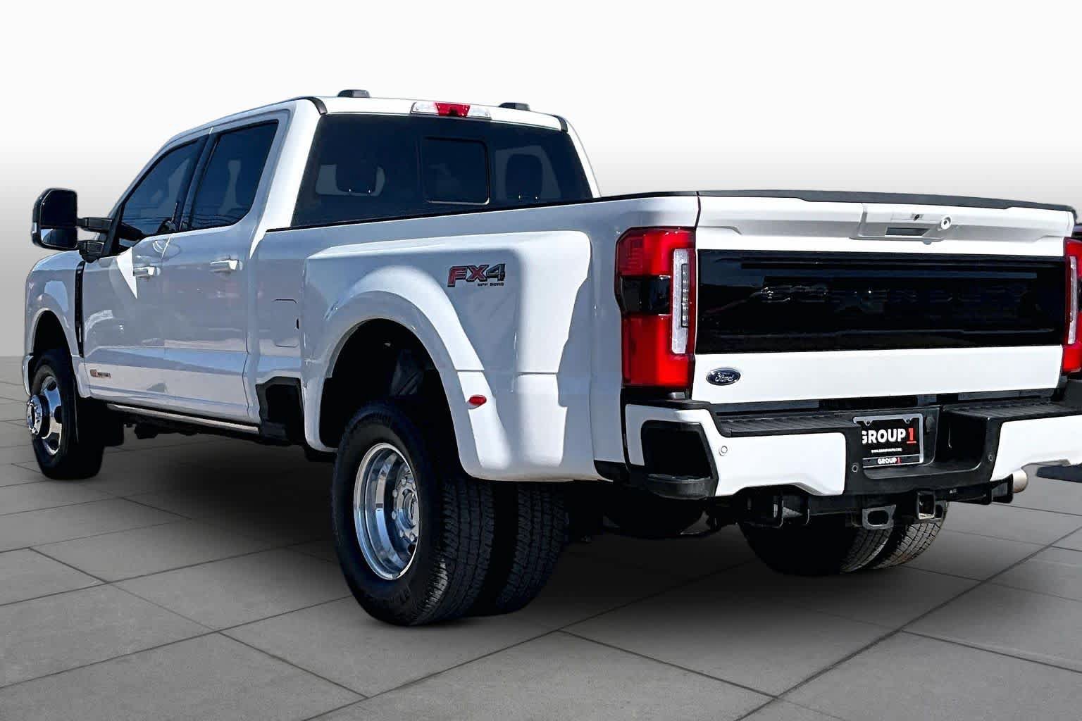 Certified 2026 Ford F350 Platinum w/ FX4 Off-Road Package AWD/4WD image 11