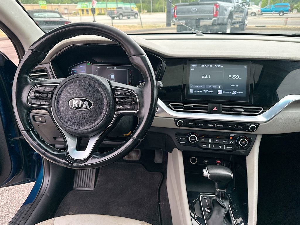 Used 2020 Kia Niro Touring FWD image 19