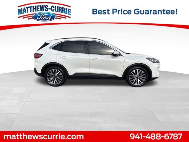 Certified 2020 Ford Escape Titanium FWD image 3