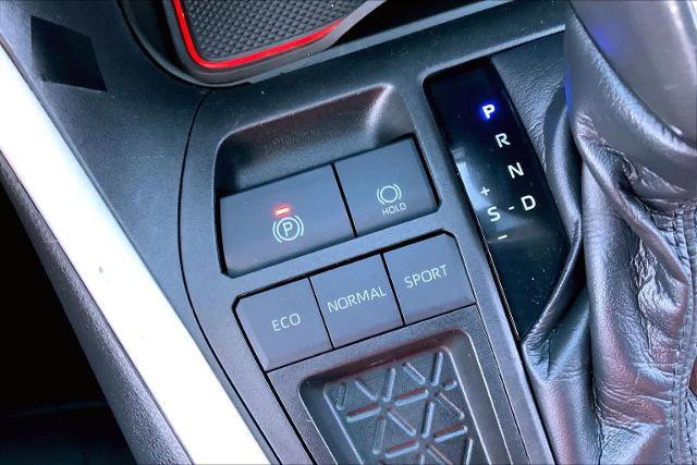 Used 2021 Toyota RAV4 XLE Premium image 32