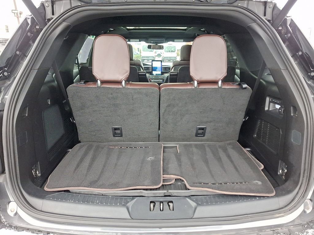 Certified 2020 Ford Explorer Platinum w/ Premium Technology Package image 33