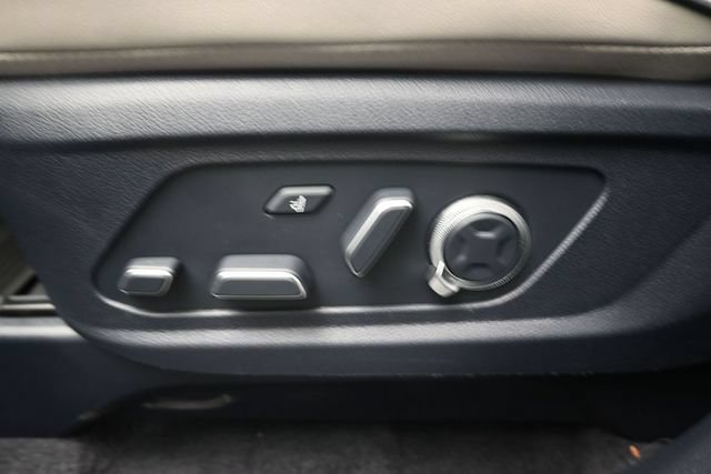 Used 2025 Hyundai Palisade Calligraphy AWD/4WD image 11