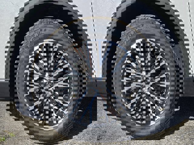 Certified 2025 Ford Escape SE image 10