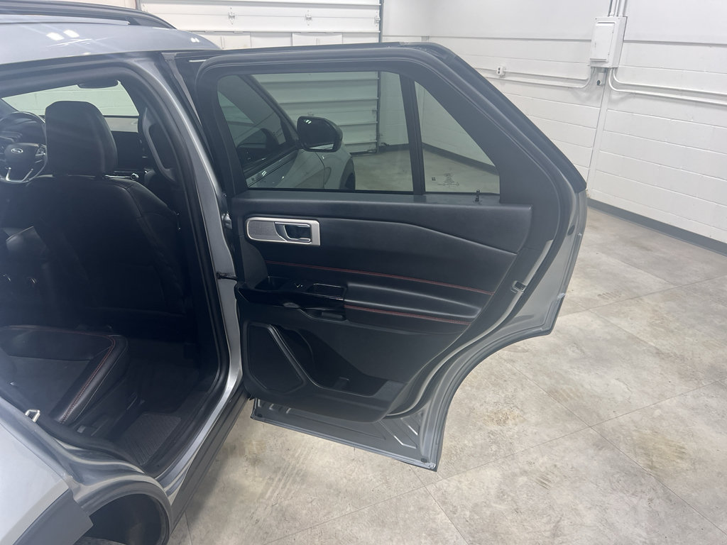 Certified 2024 Ford Explorer ST-Line w/ Class IV Trailer Tow Package AWD/4WD image 19