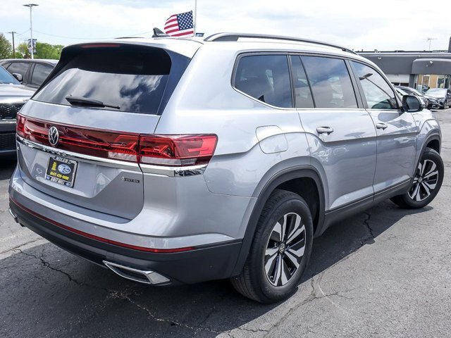 Used 2024 Volkswagen Atlas SE AWD/4WD image 10