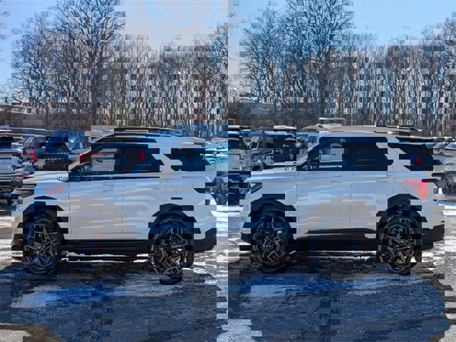 Certified 2025 Ford Explorer ST image 2