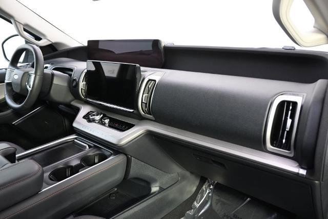 Certified 2025 Ford Expedition Active image 15