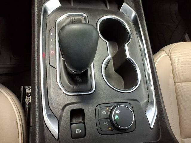 Used 2023 Chevrolet Traverse Premier FWD image 25