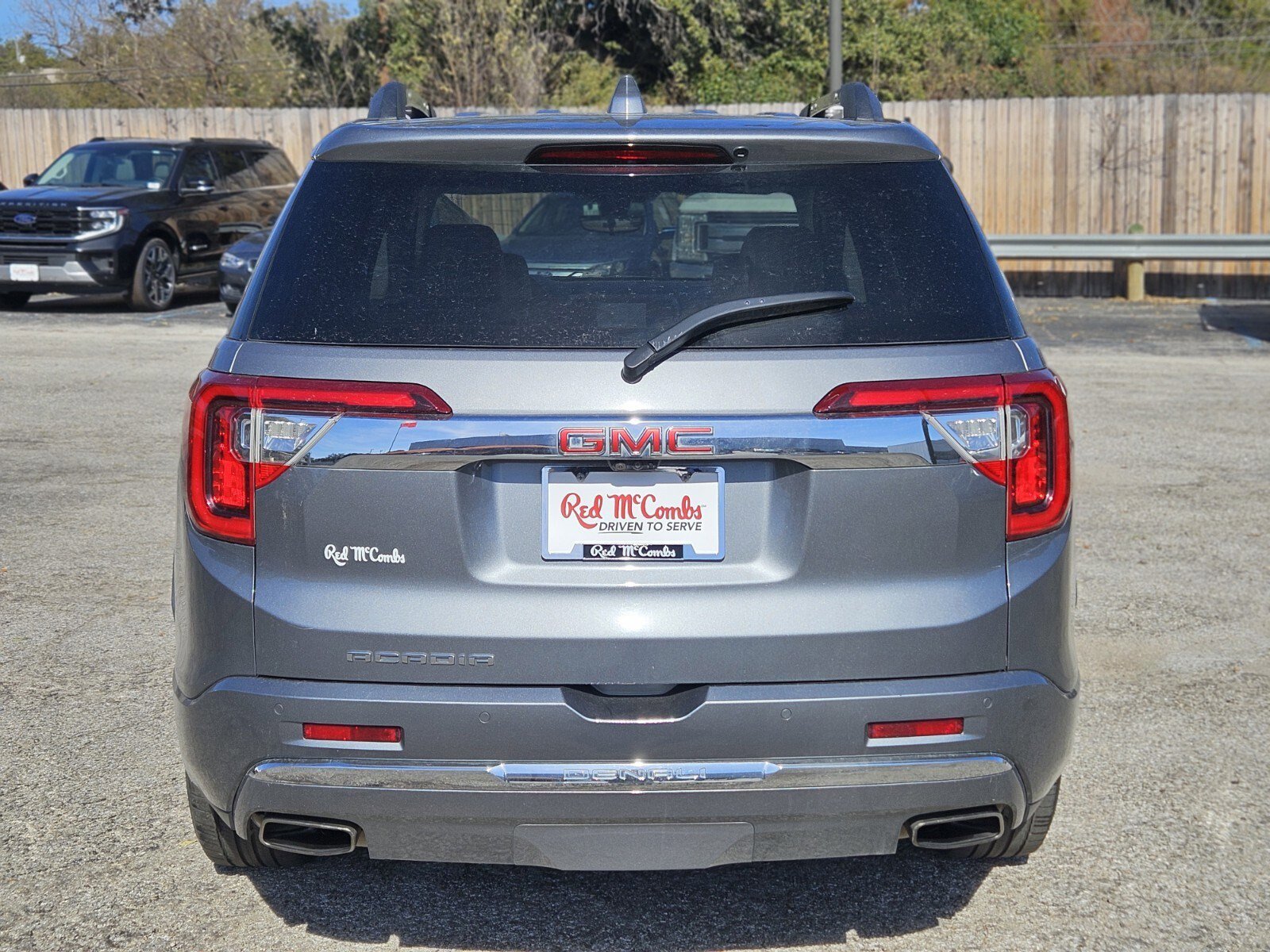 Used 2022 GMC Acadia Denali w/ Denali Technology Package image 4