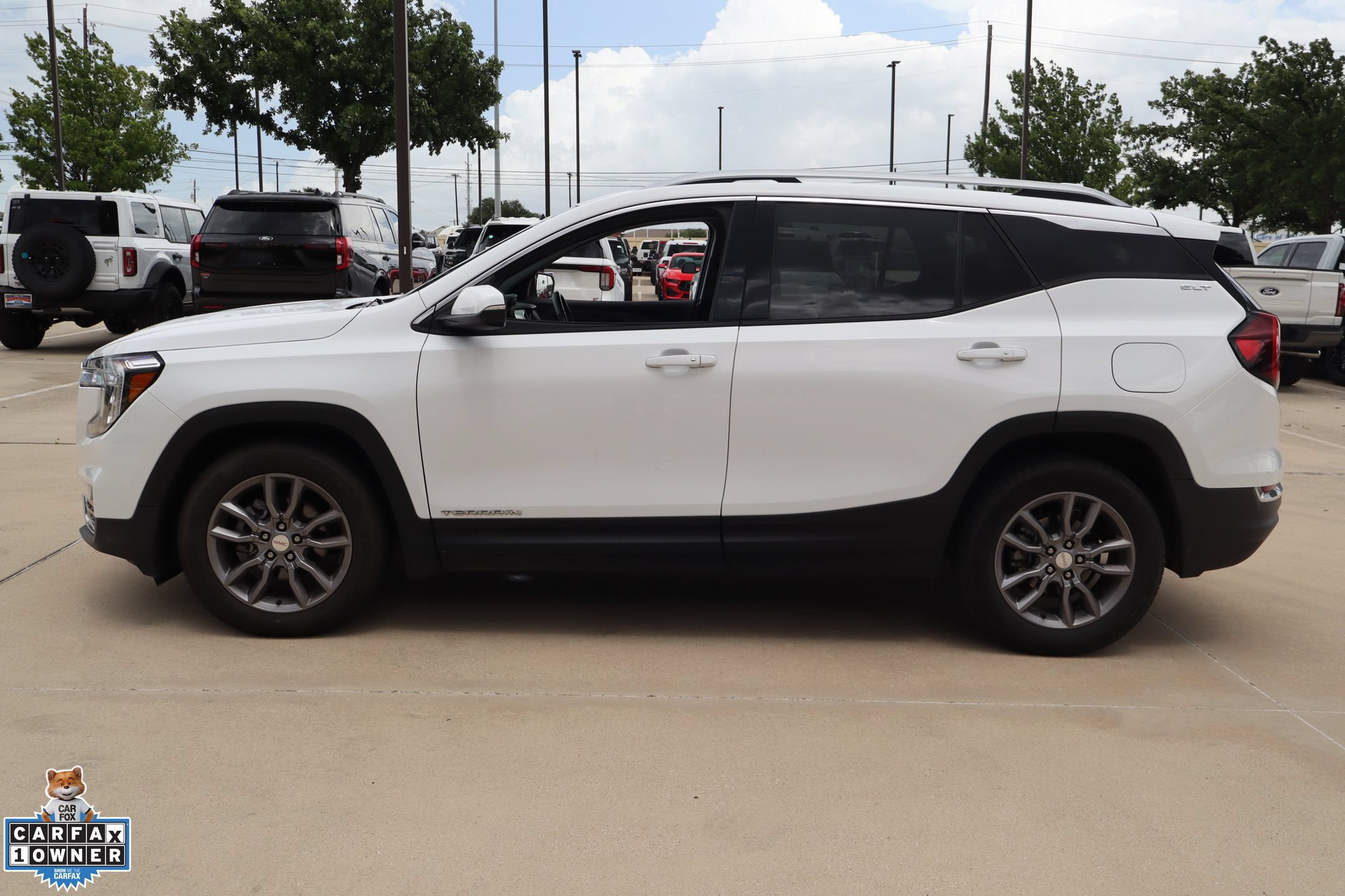 Used 2024 GMC Terrain SLT FWD image 7