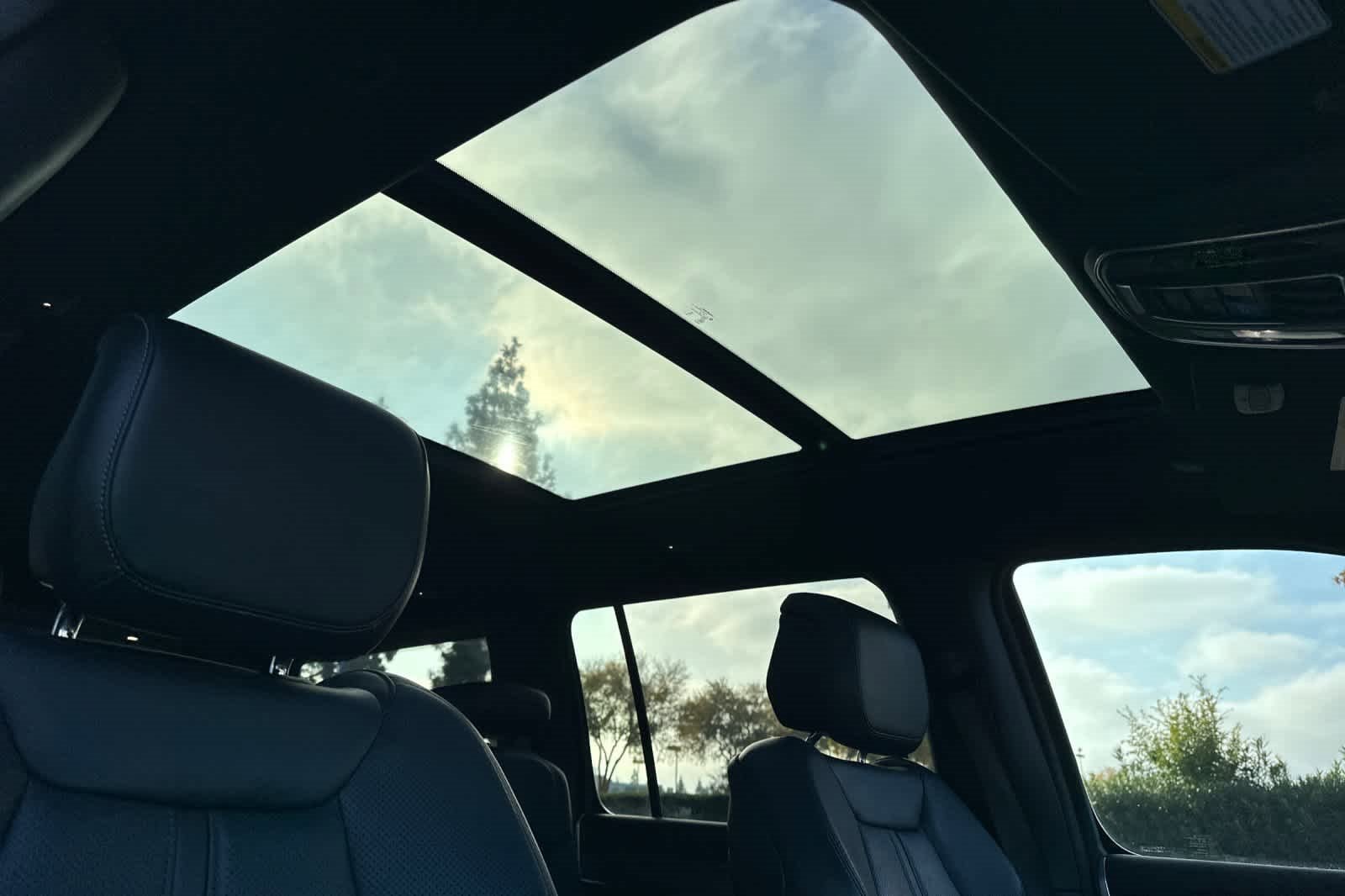 Used 2023 Jeep Wagoneer Series II image 18