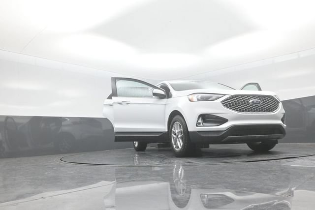 Certified 2024 Ford Edge SEL w/ Convenience Package AWD/4WD image 29