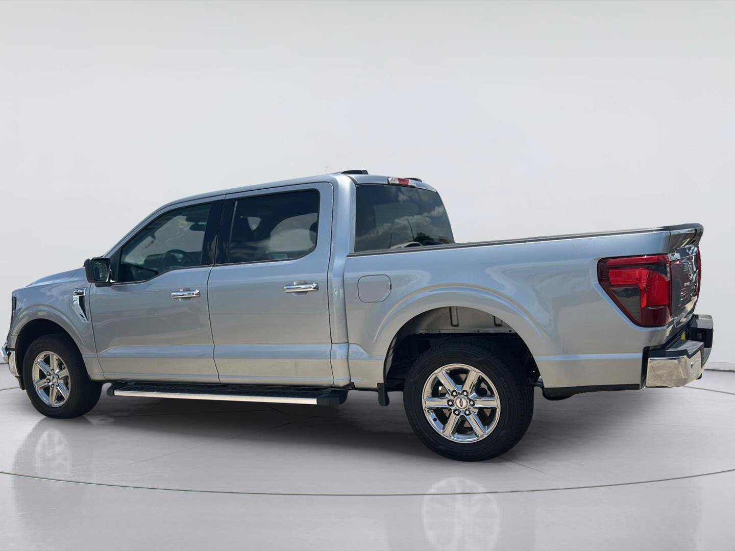 Certified 2025 Ford F150 XLT w/ Equipment Group 301A Standard RWD image 4