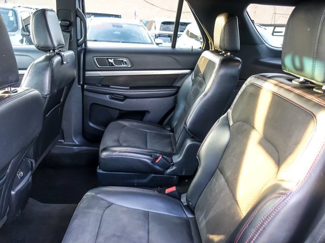 Certified 2018 Ford Explorer XLT w/ Equipment Group 202A AWD/4WD image 18