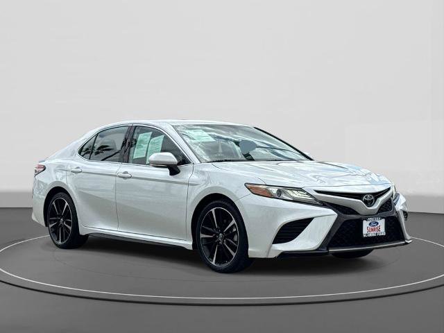 Used 2019 Toyota Camry XSE w/ Navigation Package FWD image 4