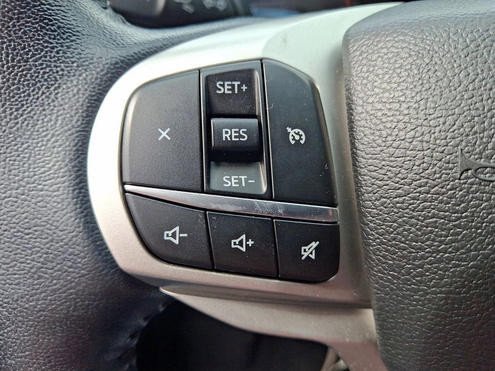 Certified 2022 Ford Explorer XLT w/ Equipment Group 202A image 22