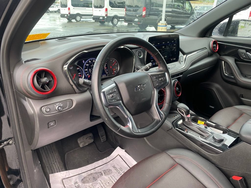 Used 2025 Chevrolet Blazer RS FWD image 12