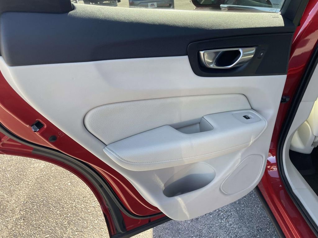 Used 2020 Volvo XC60 T5 Inscription image 18