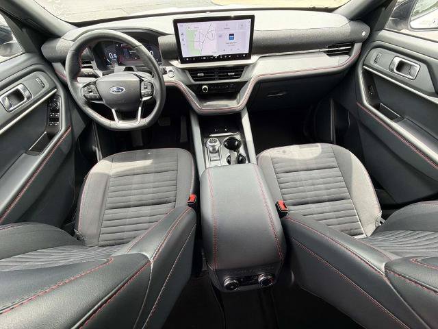 Certified 2025 Ford Explorer ST-Line AWD/4WD image 24