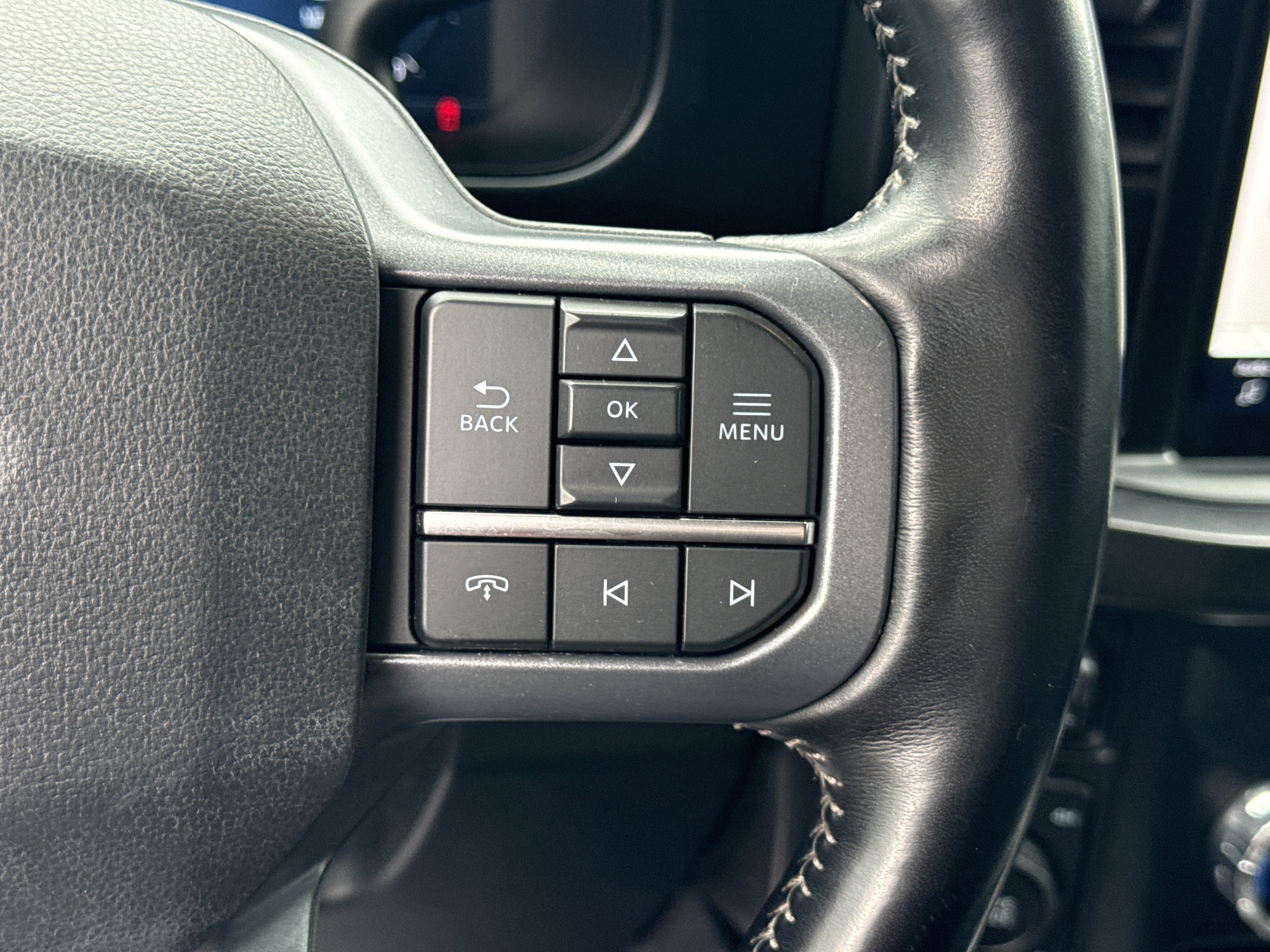 Certified 2023 Ford F350 Lariat w/ Chrome Package image 28