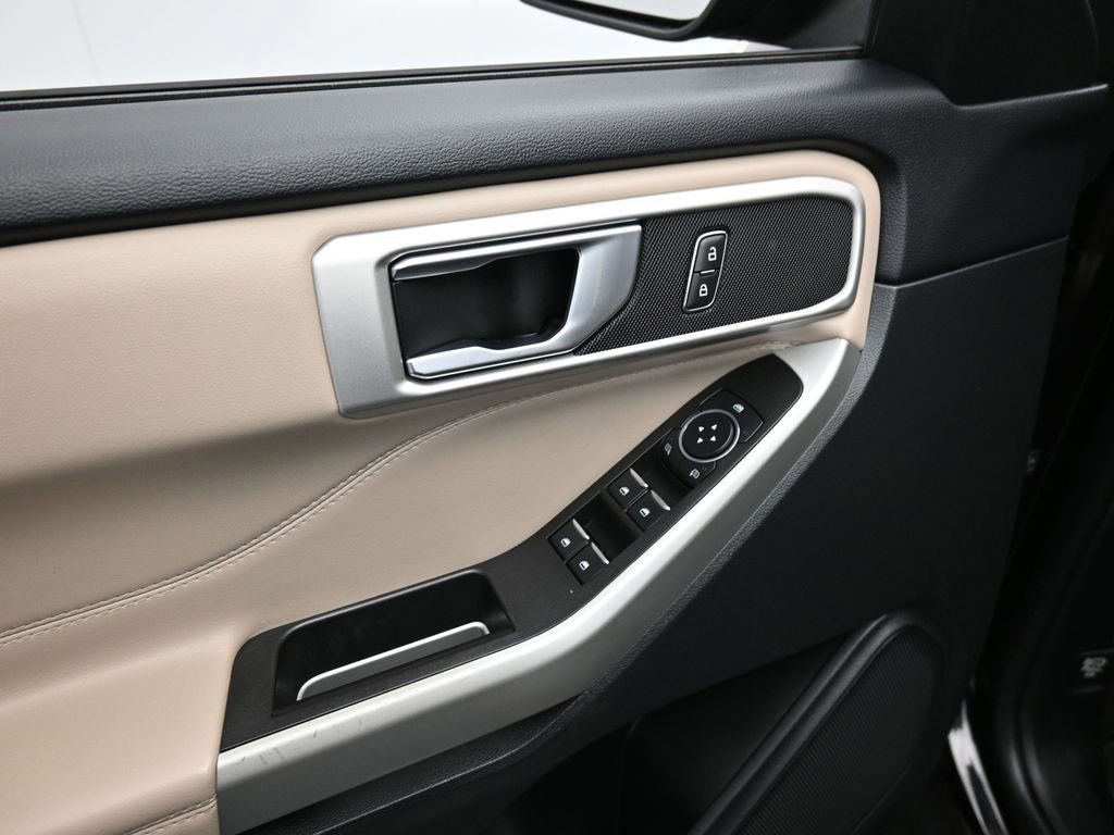 Certified 2022 Ford Explorer XLT image 38