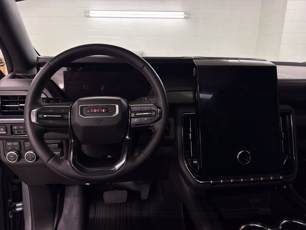 Used 2025 GMC Yukon AT4 w/ AT4 Premium Plus Package AWD/4WD image 9