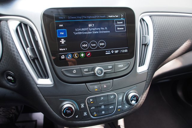 Used 2023 Chevrolet Malibu LT image 24