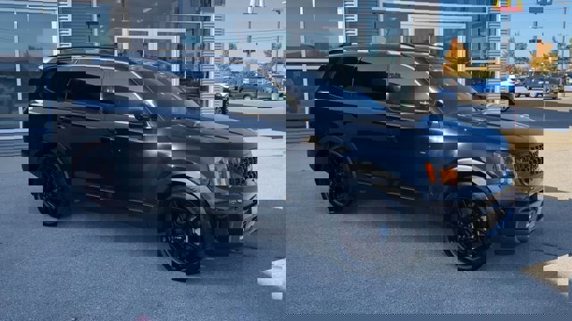 Used 2024 Kia Telluride SX Prestige X-Line image 3